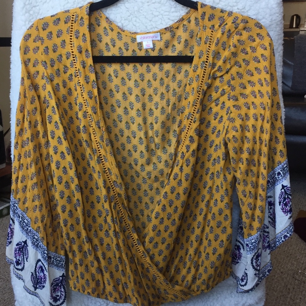 Cropped surplice floral top